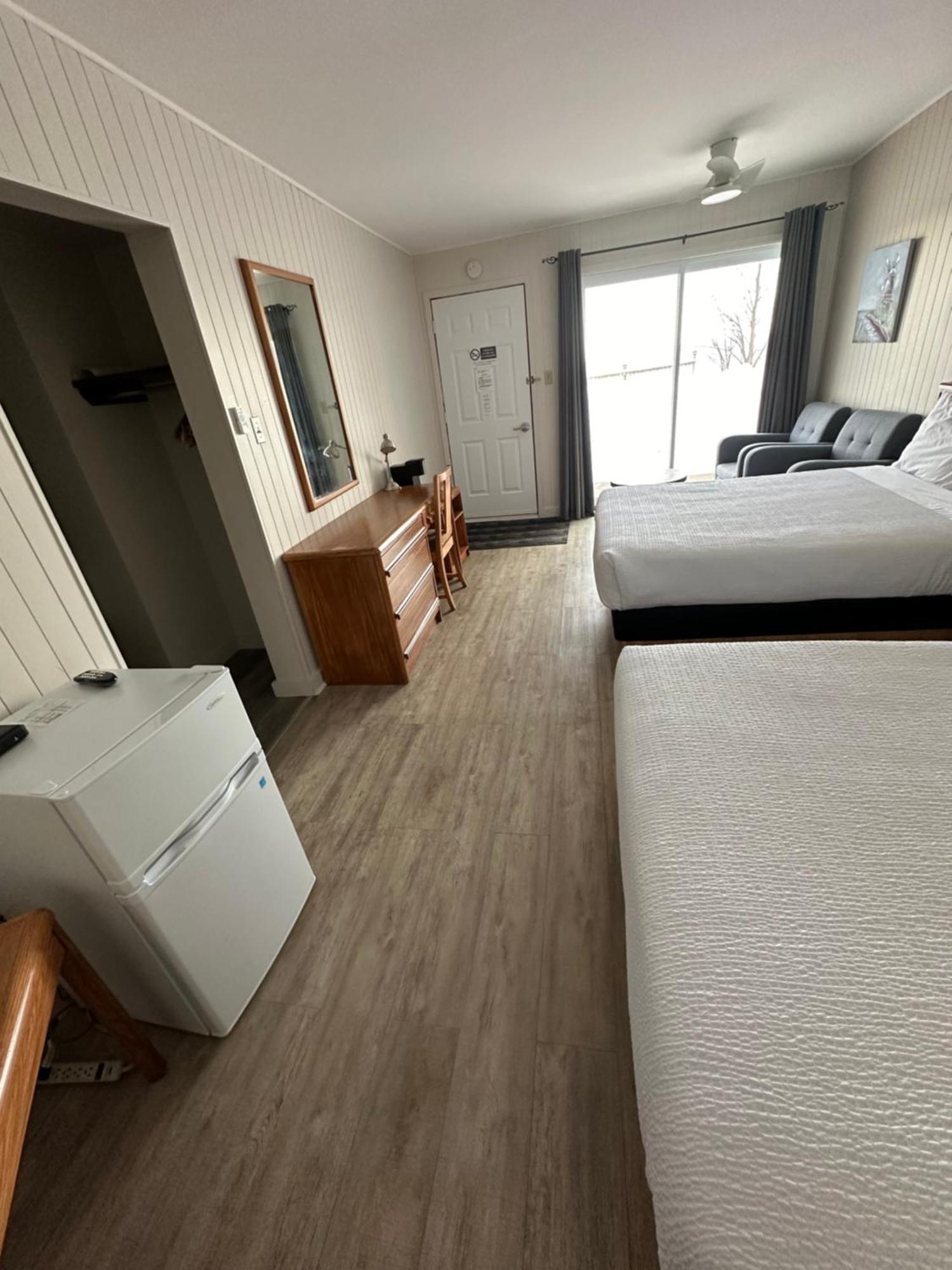 Motel Carleton Sur Mer Bagian luar foto