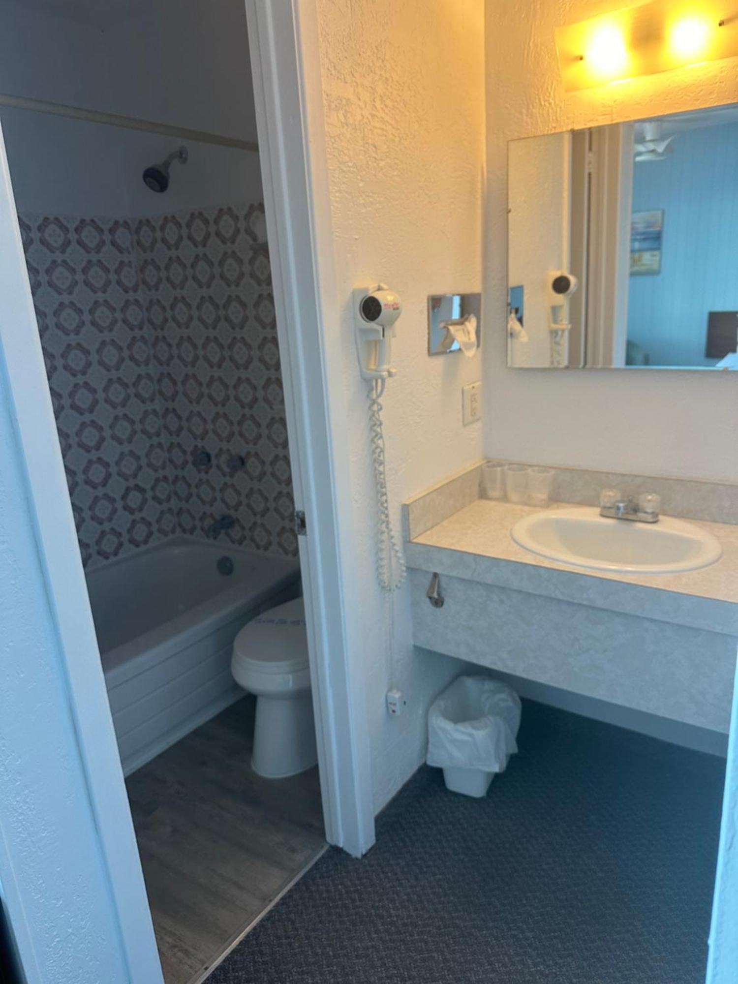 Motel Carleton Sur Mer Bagian luar foto