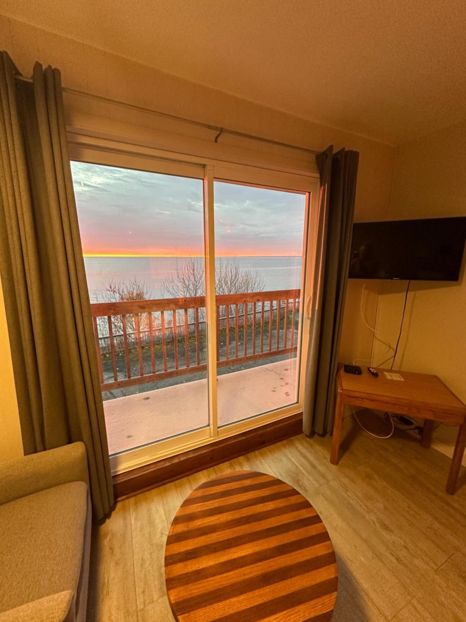 Motel Carleton Sur Mer Bagian luar foto