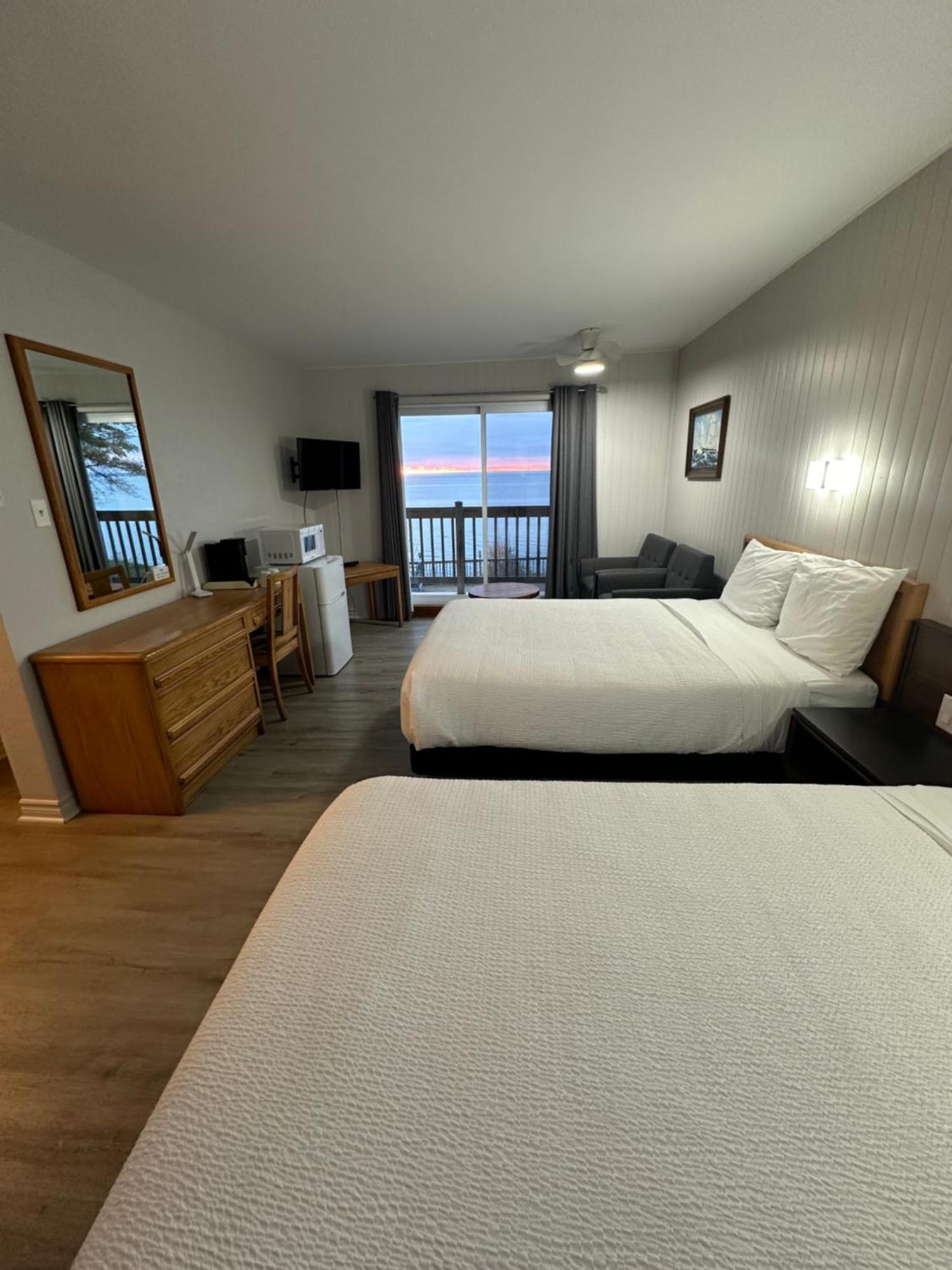 Motel Carleton Sur Mer Bagian luar foto