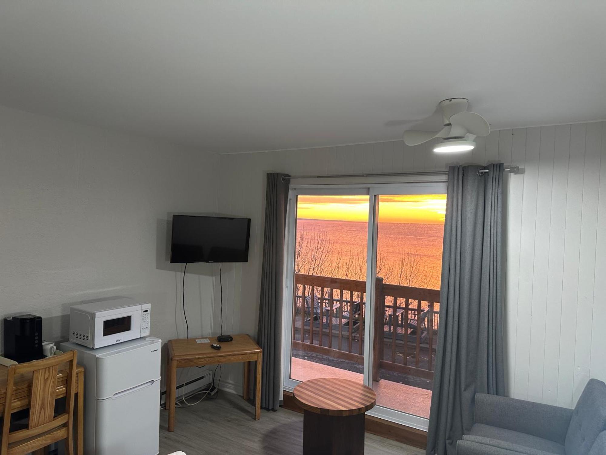 Motel Carleton Sur Mer Bagian luar foto
