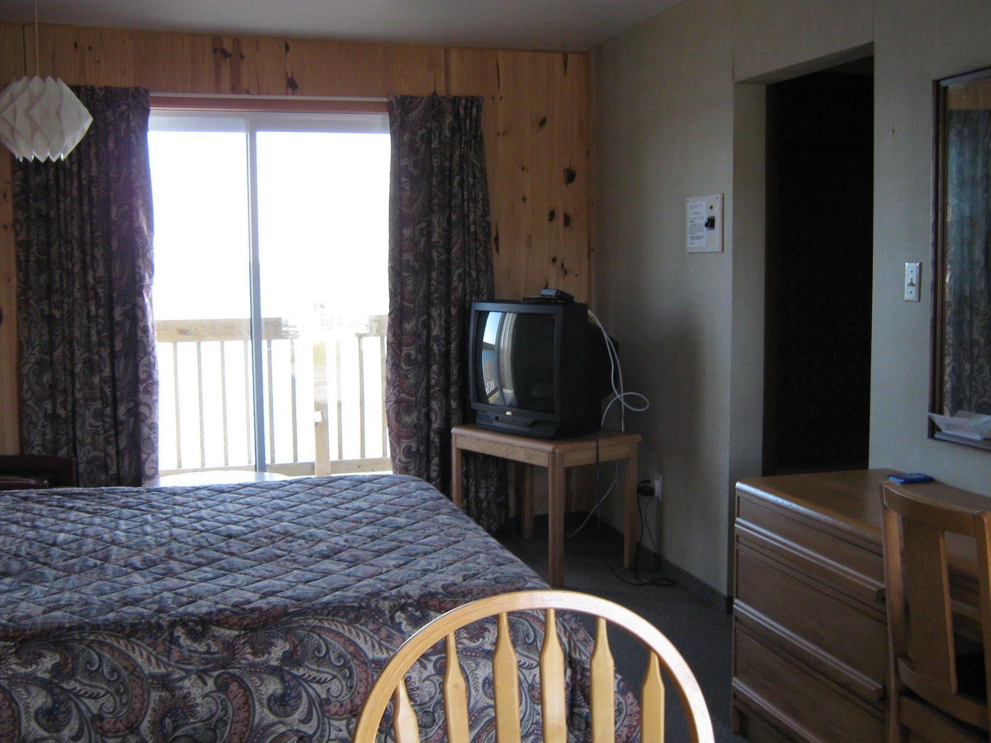 Motel Carleton Sur Mer Bagian luar foto