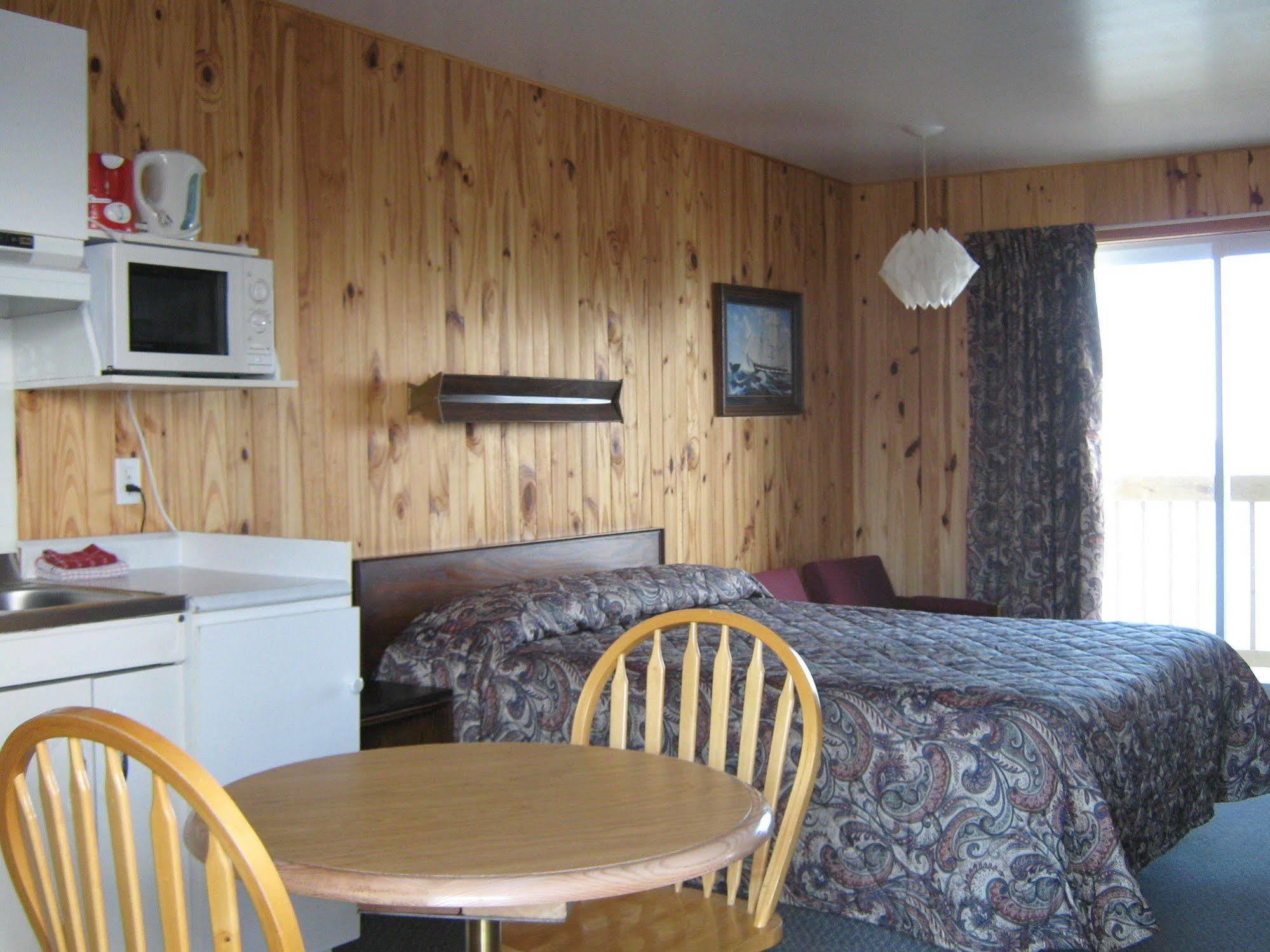 Motel Carleton Sur Mer Bagian luar foto